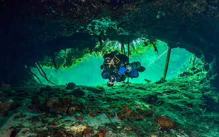 Cave Diving 02