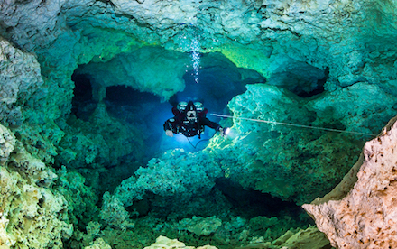 Cave Diving 03