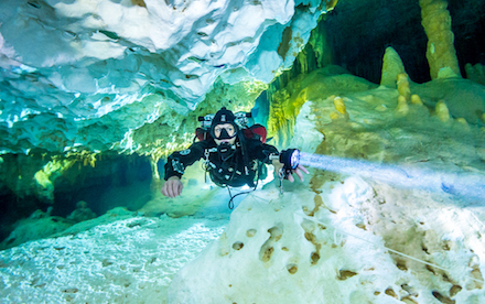 Cave Diving 04