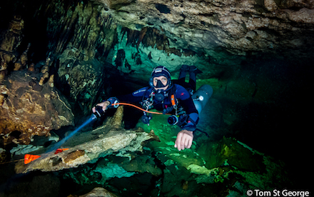 Cave Diving 08